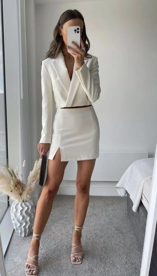 WHITE FORMAL WEAR FOR BUSINESS MEETINGS